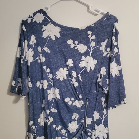 Floral print flowy dress - Picture 3 of 3